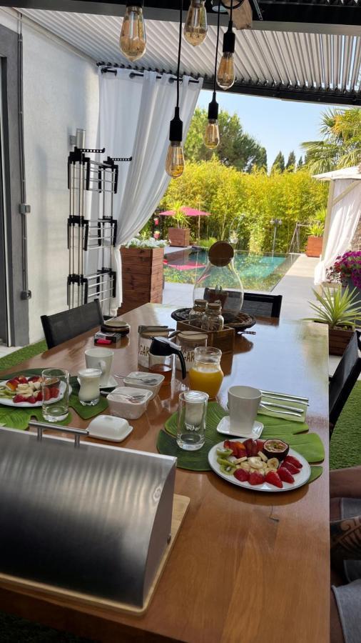 Mon Petit Bali Bed & Breakfast Maussane les Alpilles Bagian luar foto