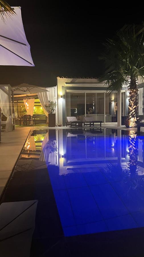 Mon Petit Bali Bed & Breakfast Maussane les Alpilles Bagian luar foto